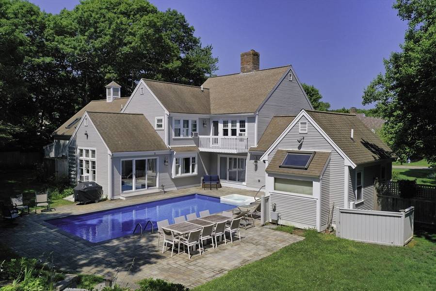 24 Five Gate Lane, Falmouth, MA 02556