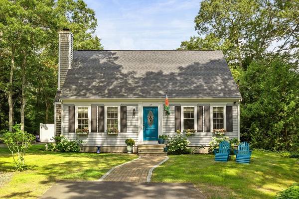 37 Quashnet Rd,  Mashpee,  MA 02649