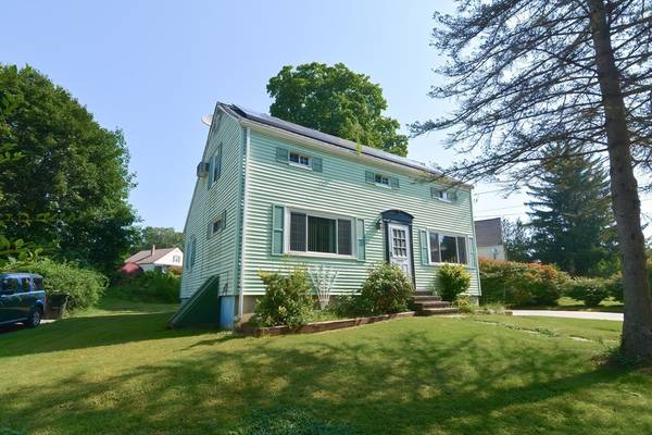 2 Harvard St, Oxford, MA 01540