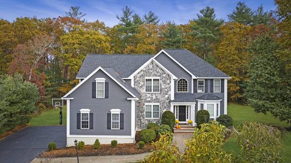 239 Webster Woods Ln, North Andover, MA 01845