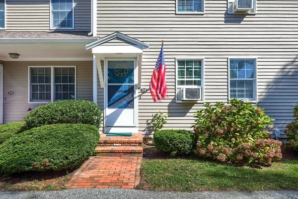 21 Simpson Ln #3E, Falmouth, MA 02540