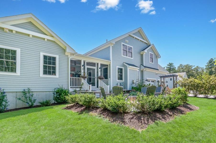 25 Split Rock Ln, Mattapoisett, MA 02739