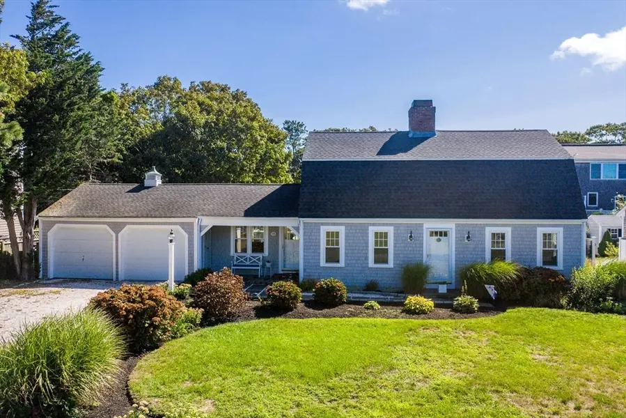 168 Pawkannawkut Drive, Yarmouth, MA 02664