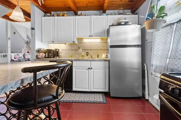 Lynn, MA 01902,51 Cherry St #3