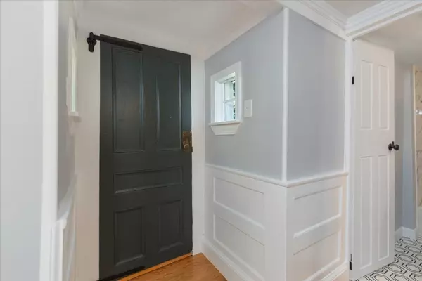 Hamilton, MA 01982,990 Bay Rd.