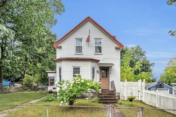 51 Staveley St, Lowell, MA 01852