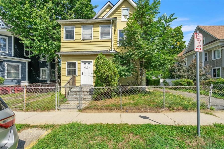 55 Mapledell St, Springfield, MA 01109