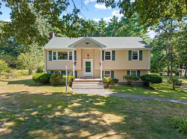 15 Nelson Shore Rd, Lakeville, MA 02347