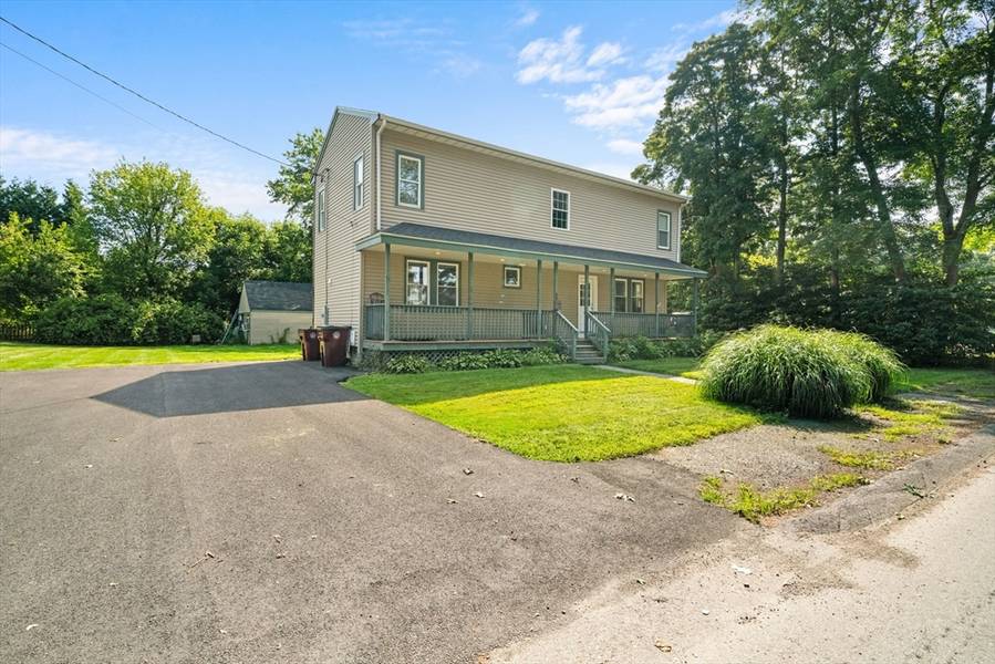 65 Forest St, Middleboro, MA 02346