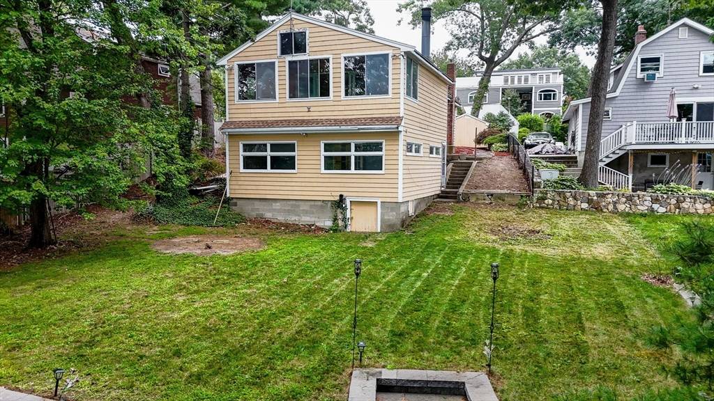 11 Shore Rd, North Reading, MA 01864