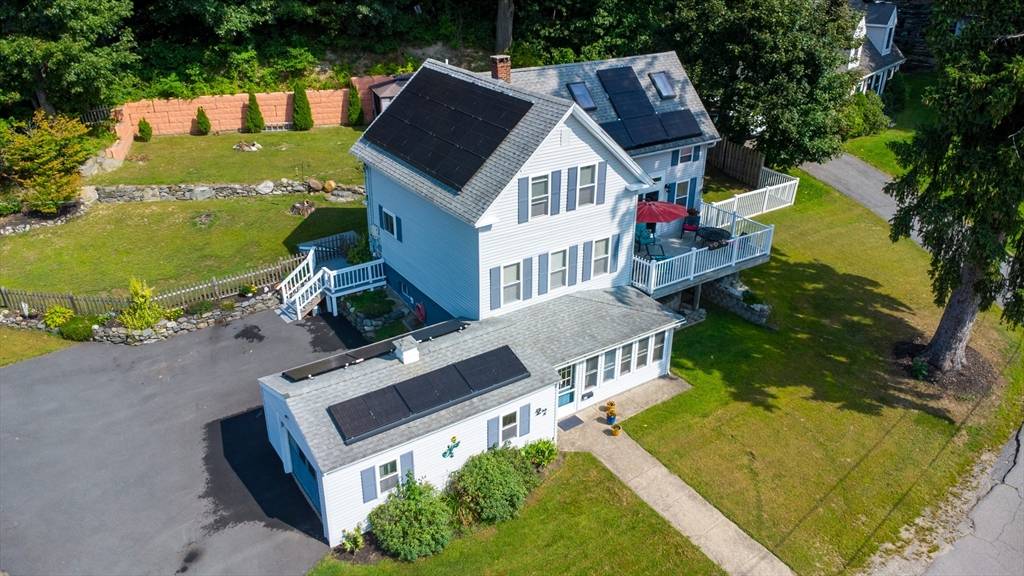 27 Harbor St, Clinton, MA 01510