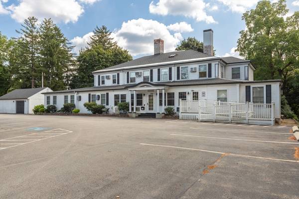 Stoneham, MA 02180,490 William St