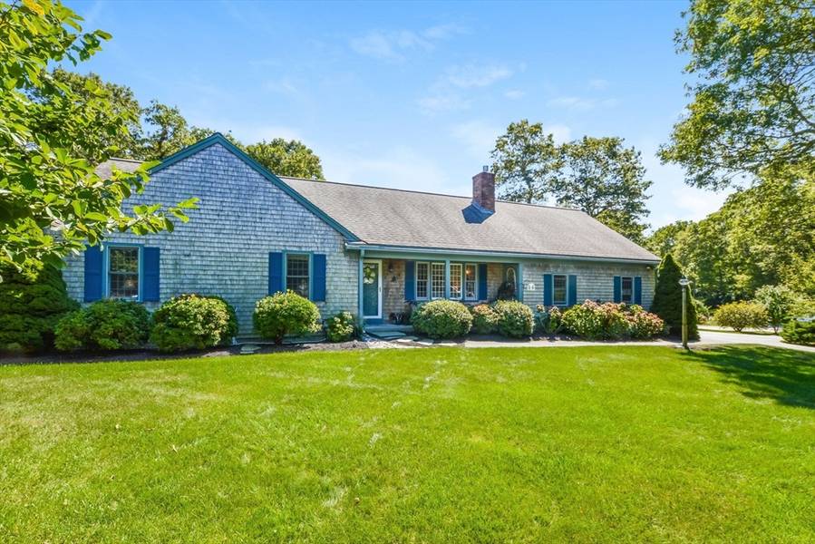 2 Westwind Cir, Sandwich, MA 02563