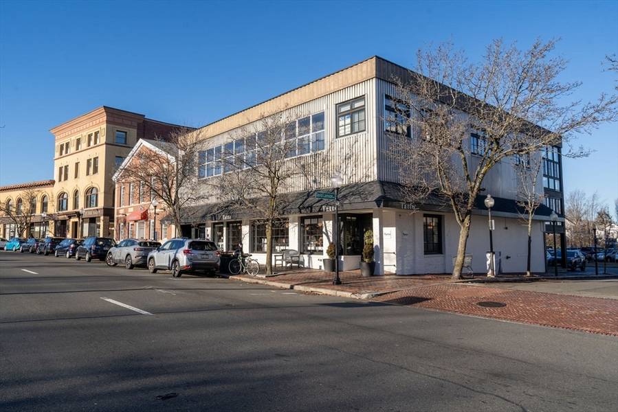 645 R Massachusetts Ave, Arlington, MA 02474