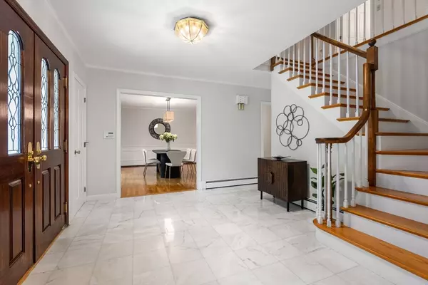 Weston, MA 02493,25 Laxfield Rd