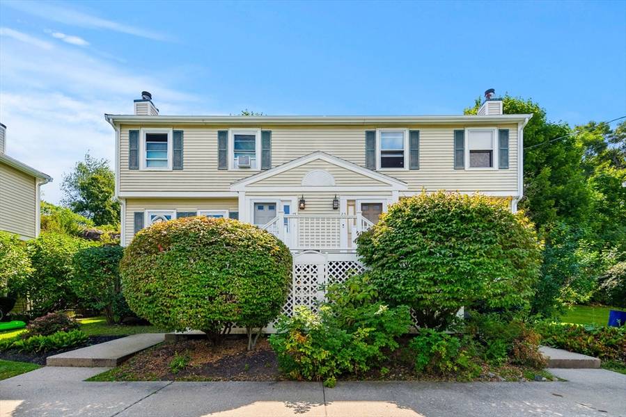 25 Arnold Terrace #6B, Marblehead, MA 01945