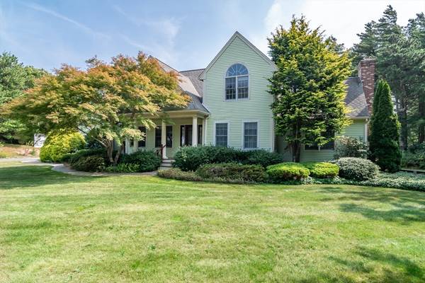 1 Crest View Ln, Bourne, MA 02561