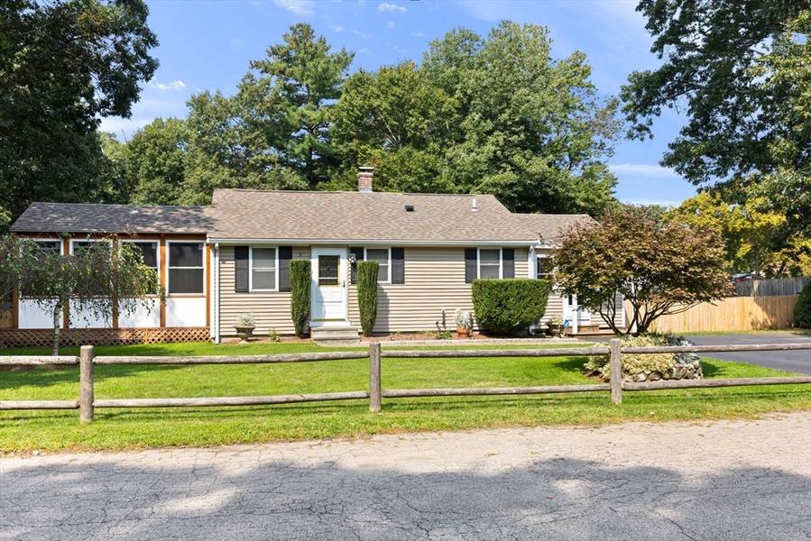 31 Lloyd Avenue, Wrentham, MA 02093