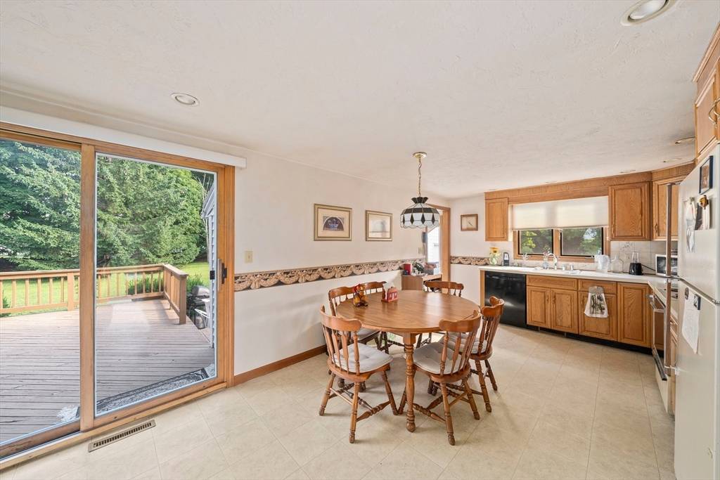 Woburn, MA 01801,4 Hope Lane