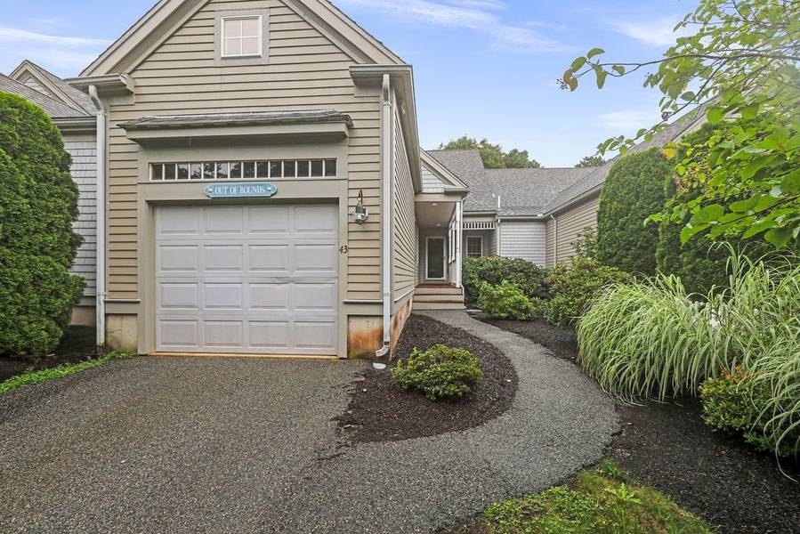 43 Carnoustie Rd #43, Bourne, MA 02532