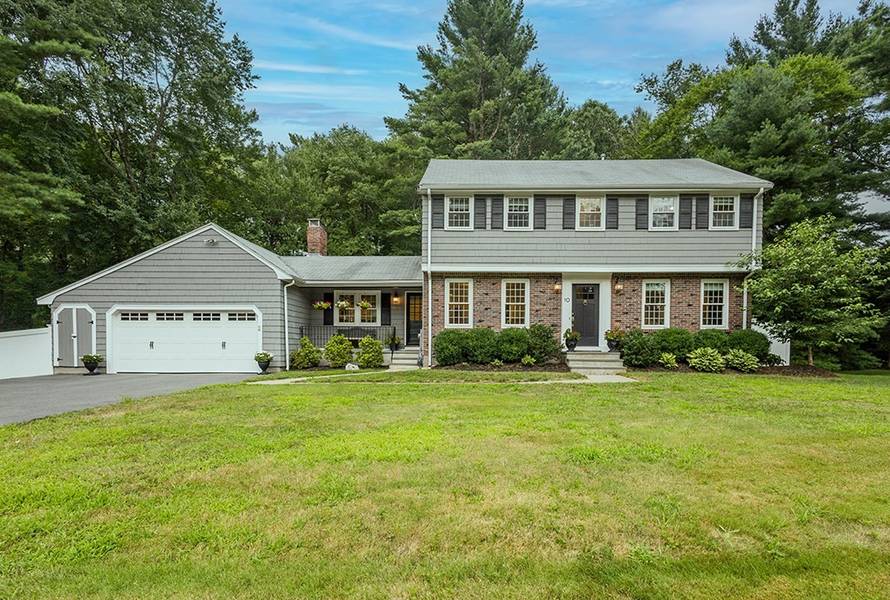 10 Cedar Lane, Medfield, MA 02052