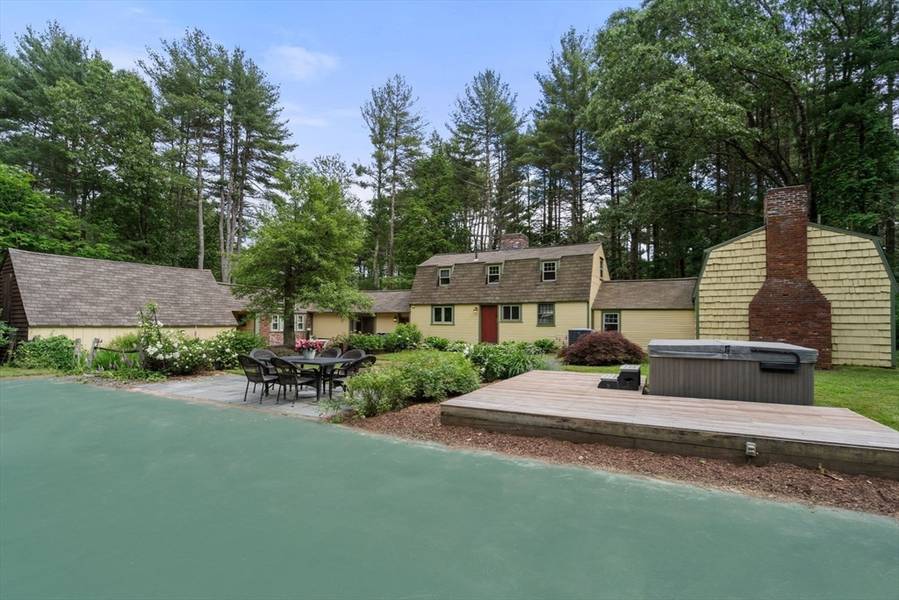 11 Orchard Ln, Wayland, MA 01778