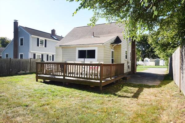 Marshfield, MA 02050,90 Colonial Rd