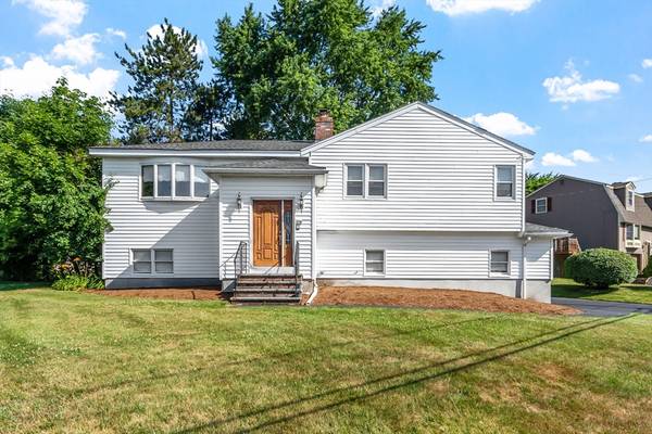 10 Kingston Rd, Tewksbury, MA 01876