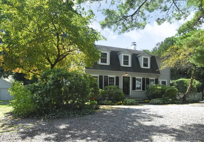 661 Main St, Concord, MA 01742