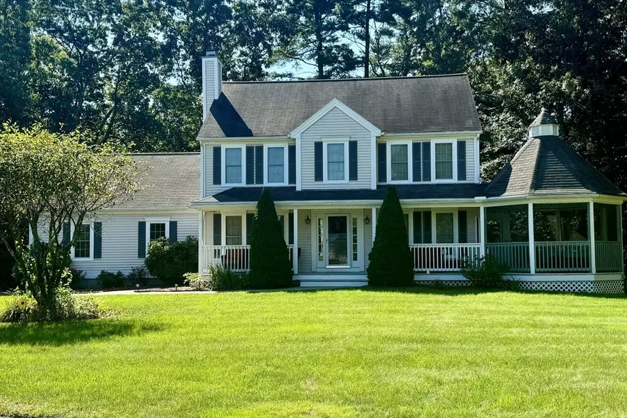 8 Founders Court, Oxford, MA 01540