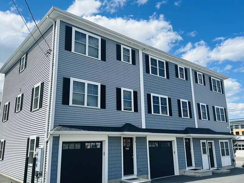 3 Lowell St #2, Waltham, MA 02453