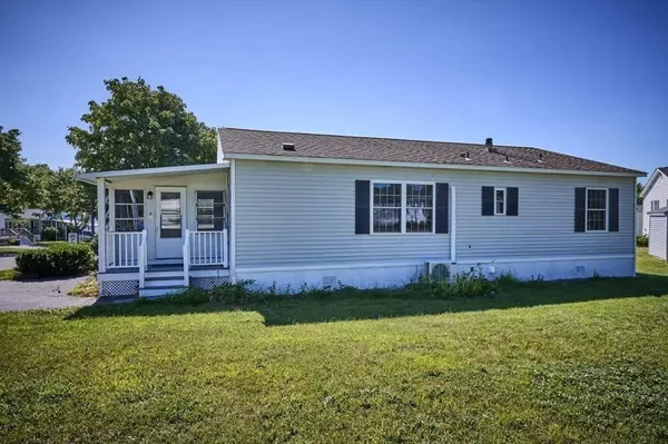 1 Meetinghouse Rd,  Taunton,  MA 02780