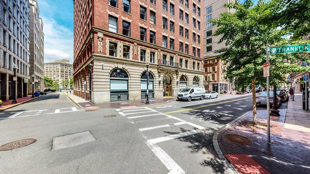 88 Broad St #Bsmt, Boston, MA 02110