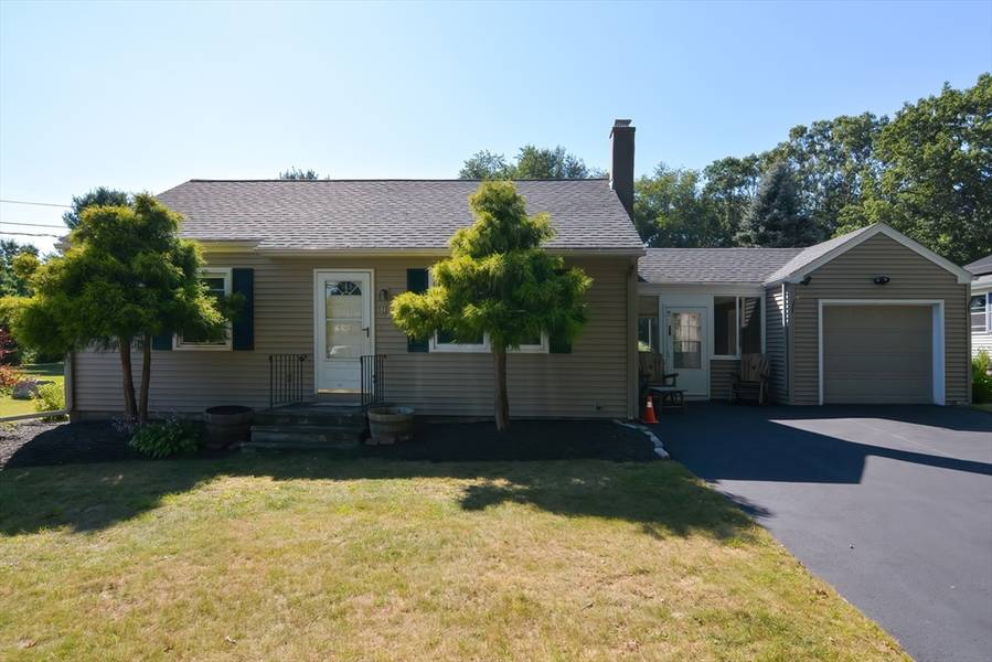 9 Donnelly Rd, Spencer, MA 01562