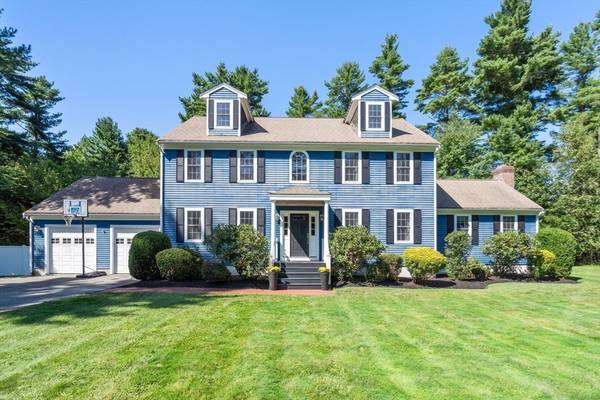 118 Paradise Ln, Rochester, MA 02770