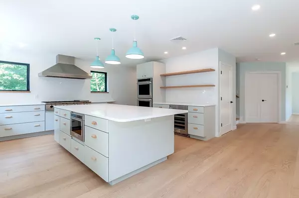 Marion, MA 02738,30 Pleasant Street