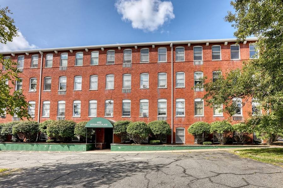 402 River St #4E, Haverhill, MA 01832