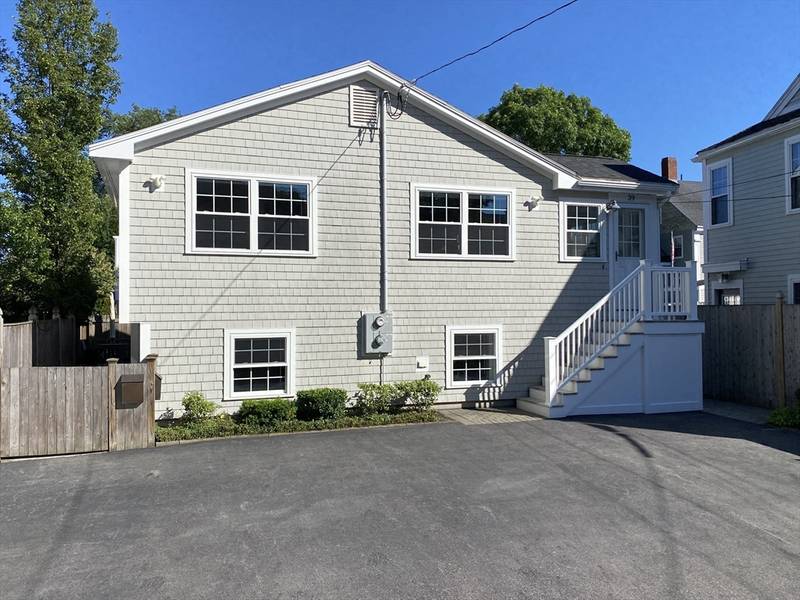 39 Warren Street #1B, Newburyport, MA 01950