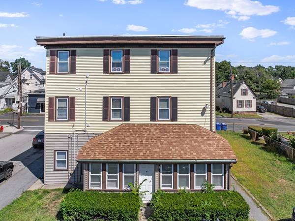 Taunton, MA 02780,566 Bay St