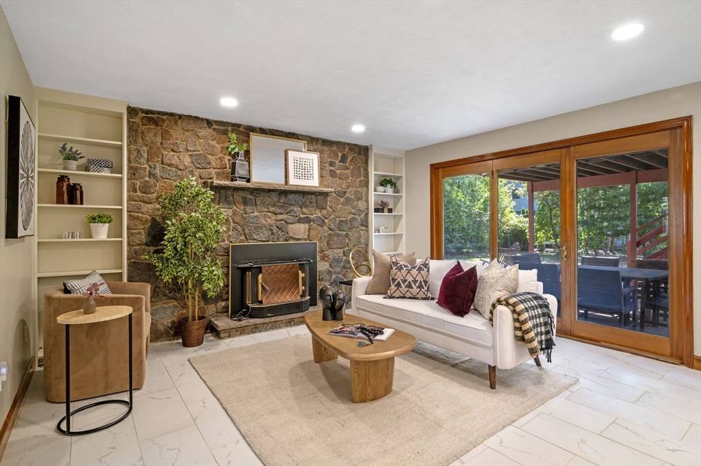 Danvers, MA 01923,6 Glen Ave