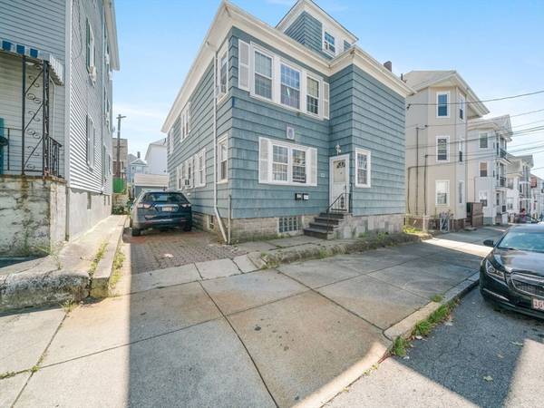 12 George St, New Bedford, MA 02744