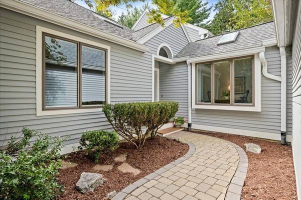 54 Pickwick Way #54, Wayland, MA 01778