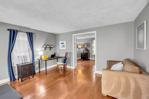 Acton, MA 01720,7 Woodchester Drive