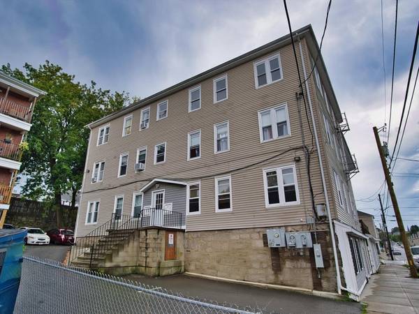 Fall River, MA 02721,177 Nashua St #4