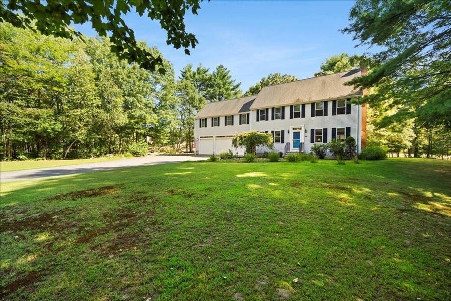 96 County Rd, Hanson, MA 02341