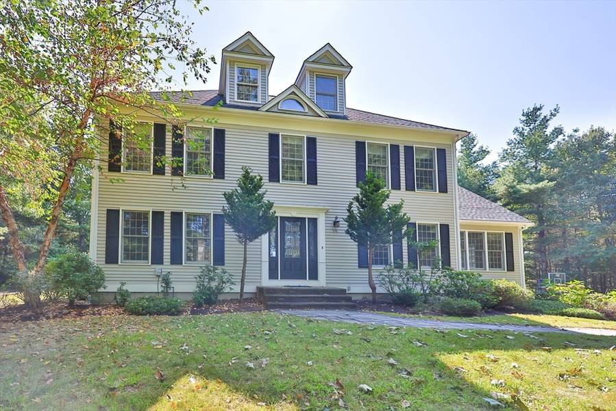 19 Jorie Ln, Walpole, MA 02081