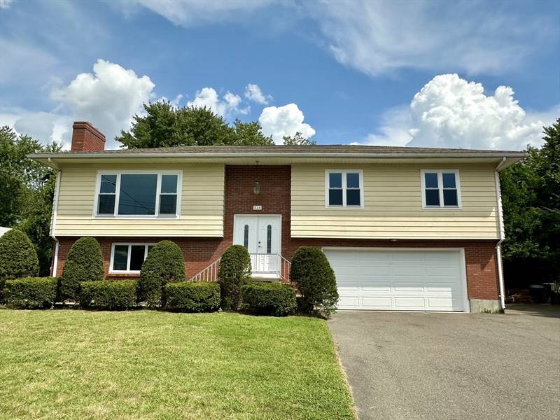 224 Lafayette St, Chicopee, MA 01020