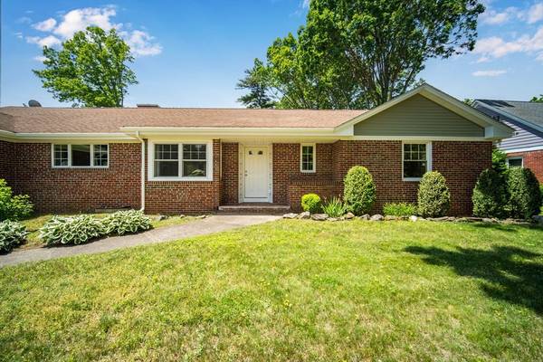 1424 Plumtree Road, Springfield, MA 01119