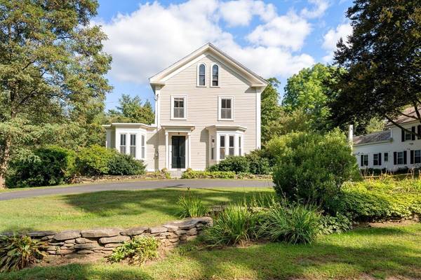 Sturbridge, MA 01566,14 Maple St