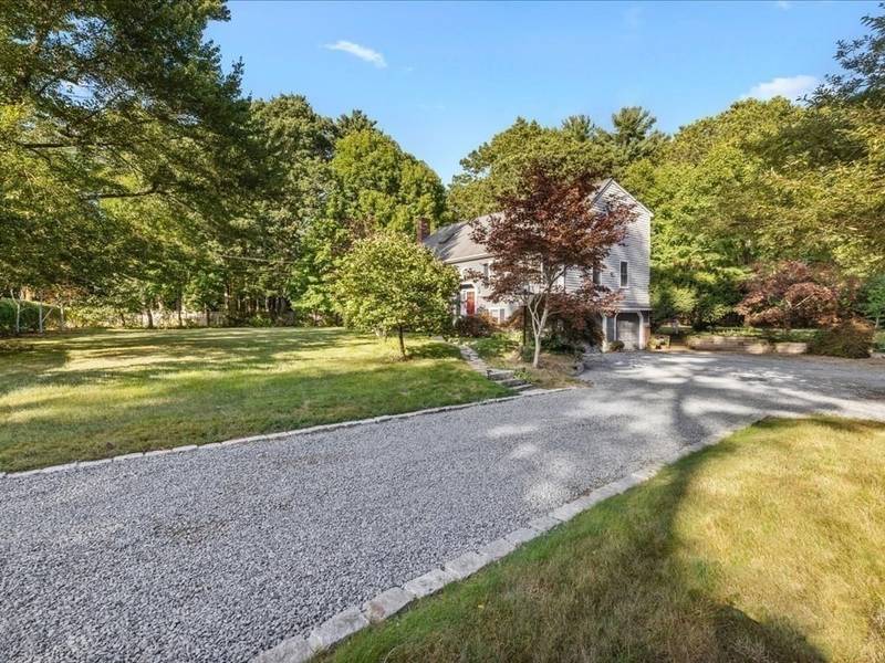 575 Lincoln St, Duxbury, MA 02332